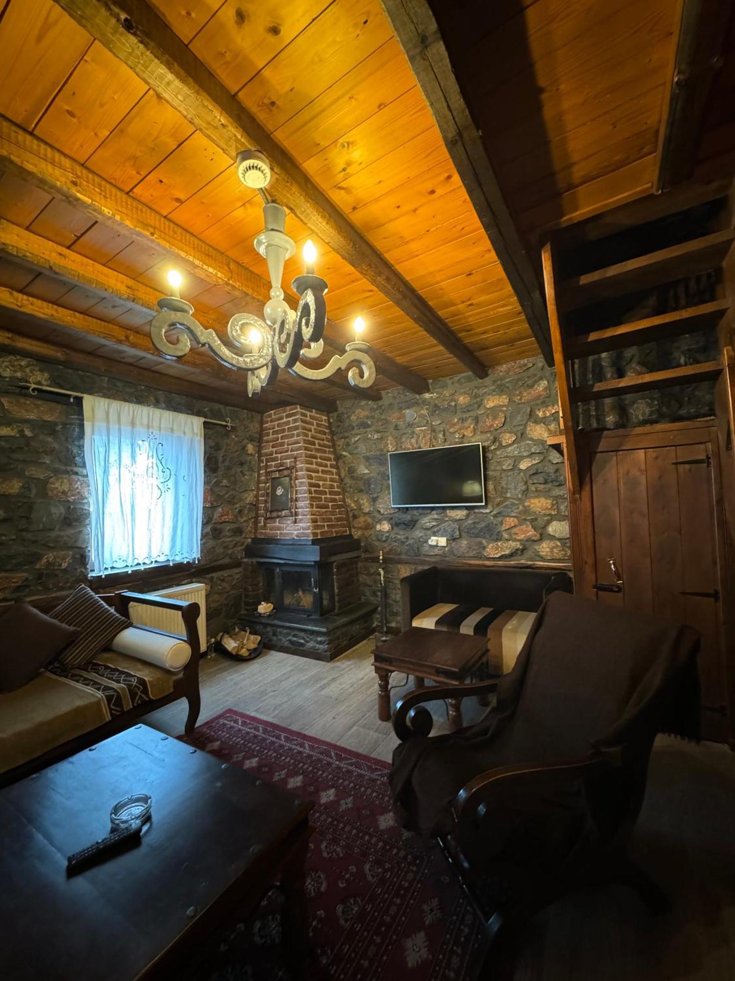 Chalet Asteras Tou Vorra 팔라이오스 아기오스 아타나시오스 외부 사진