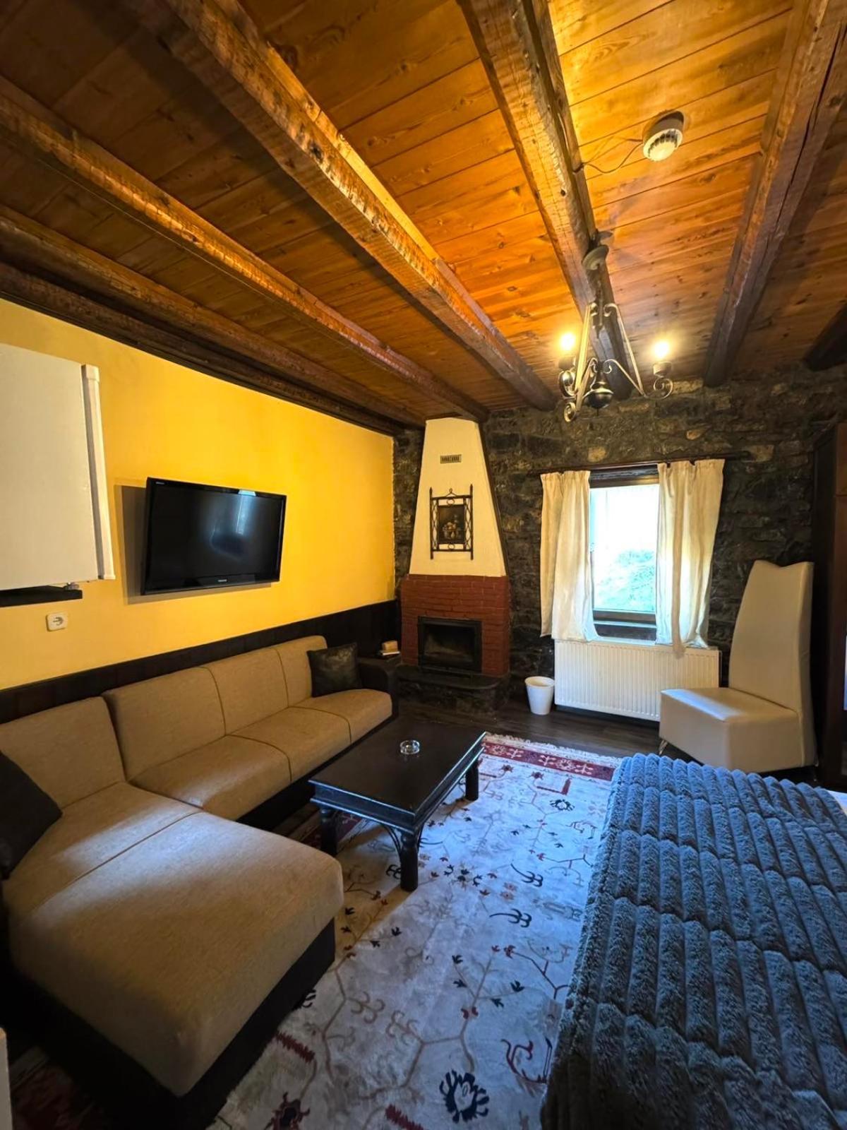 Chalet Asteras Tou Vorra 팔라이오스 아기오스 아타나시오스 외부 사진