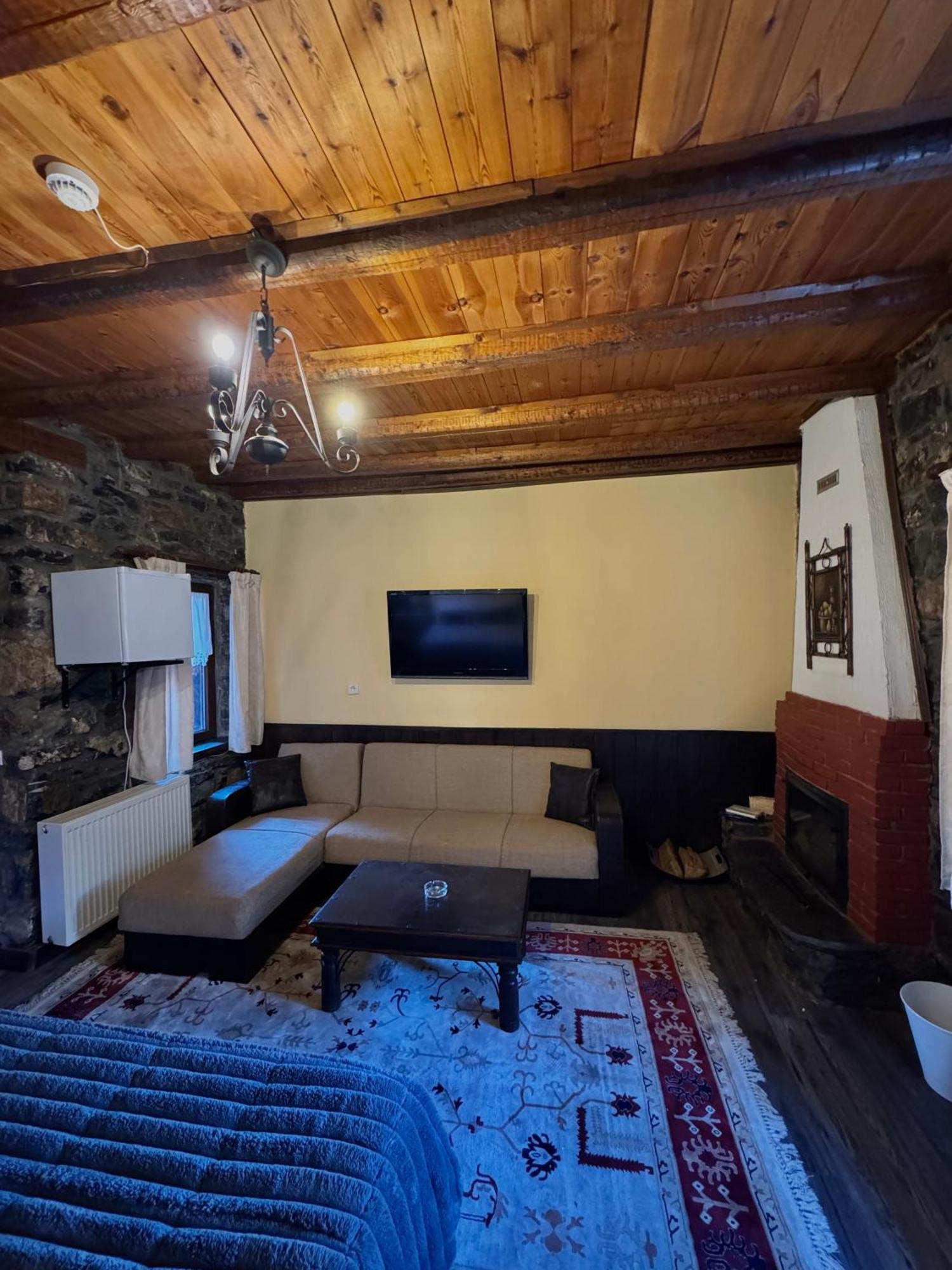 Chalet Asteras Tou Vorra 팔라이오스 아기오스 아타나시오스 외부 사진