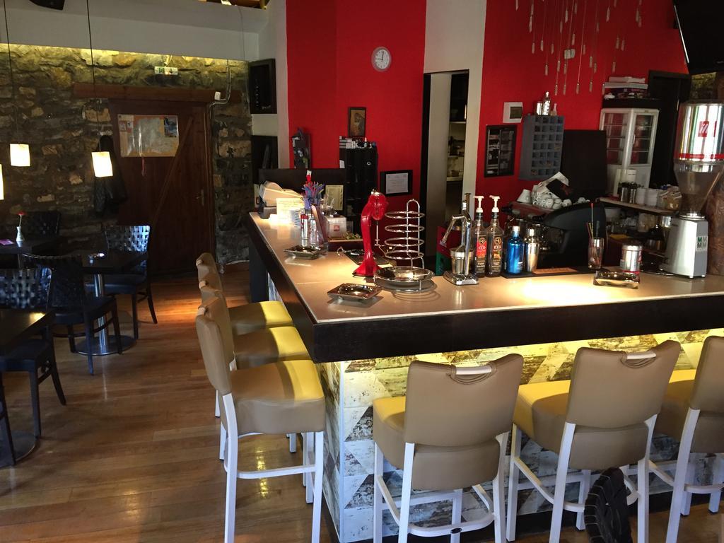 Chalet Asteras Tou Vorra 팔라이오스 아기오스 아타나시오스 외부 사진